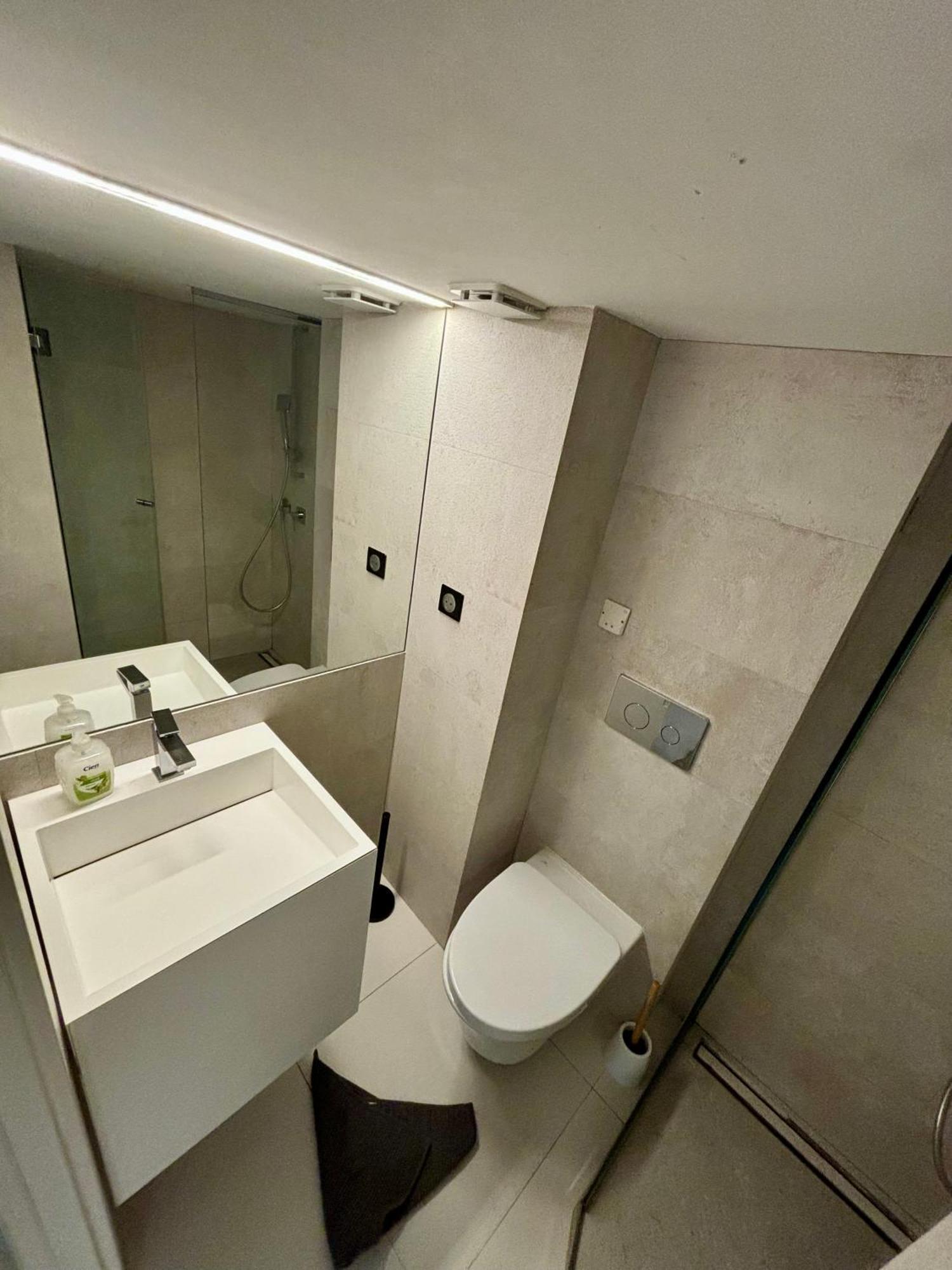 Studio A Louer Au Coeur Du Carre Dor A Nice, Rue Dalpozzo A 150 Metres Des Plages Zewnętrze zdjęcie